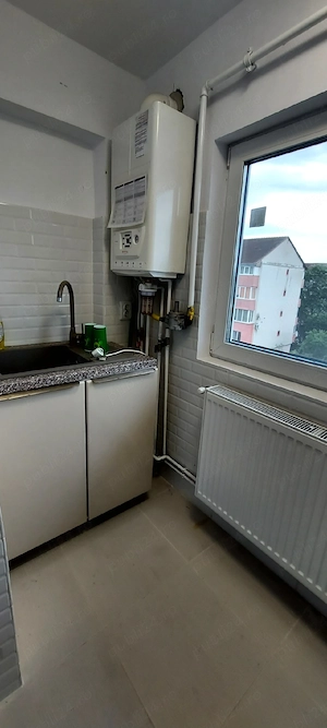 Vand apartament 2 camere renovat  - imagine 2