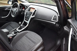 Opel Astra an 2014 motor 1.7 diesel - imagine 6