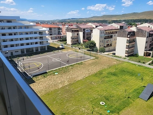 Închiriez apartament cu parcare subteranâ - imagine 9