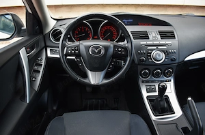 Mazda 3 motor1.6 benzina 105 CP an 2011 - imagine 5