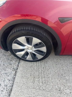 Tesla Model Y standard RWD - imagine 5
