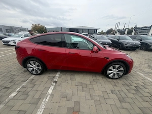 Tesla Model Y standard RWD - imagine 4