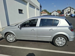 Vând Opel Astra, H, 1,4 benzină, an 2008 - imagine 4