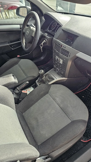 Vând Opel Astra H 1.7 CDTI 101 cp 6 trepte 2007 - imagine 8