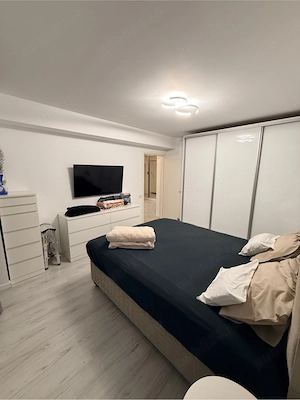 închiriez apartament cu 2 camere  - imagine 2