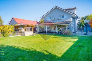 Vila moderna de familie cu 2 studiouri de vanzare | Comision 0% |
