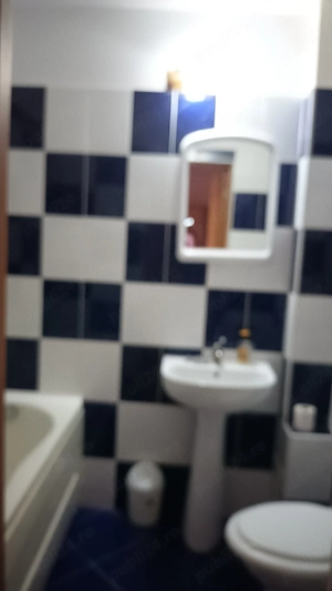 Proprietar închiriez apartament 2camere decomandate  - imagine 2