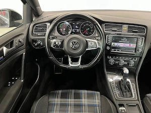 Volkswagen Golf - imagine 6