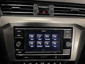 Volkswagen Passat - imagine 17