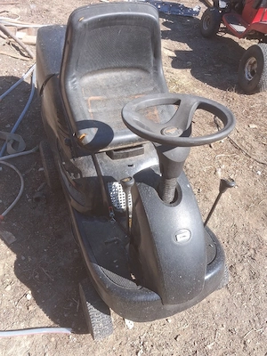 tractoraș de tuns iarba - imagine 3