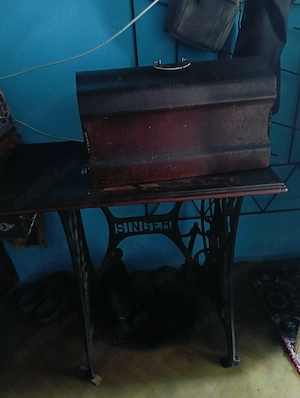 Vând mașina de cusut veche dar funcționabilă.va mulțumesc aștept telefoane .