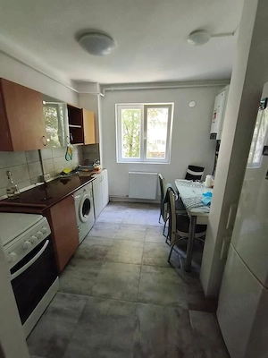 Inchiriez apartament