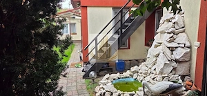 Casă din cărămidă cu spațiu comercial la stradă, garaj și curte - imagine 14