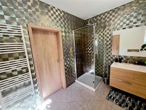Vila de Exceptie in Dumbravita – Spatiu, Confort si Eleganta! - imagine 14