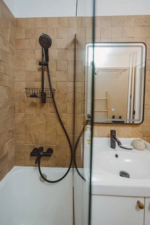 Închiriere apartament 3 camere, la 3 minute de metrou Costin Georgian - imagine 7