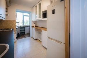Închiriere apartament 3 camere, la 3 minute de metrou Costin Georgian - imagine 11