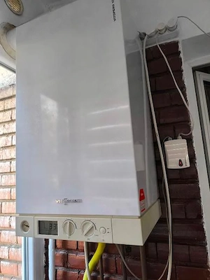 Închiriez apartament cu 2 camere decomandat, etaj.1 - imagine 10