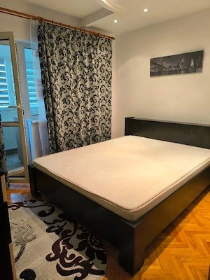 Închiriez apartament cu 2 camere decomandat, etaj.1 - imagine 2