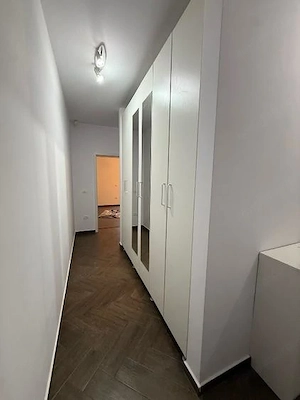 Apartament cu 2 camere si curte - imagine 3