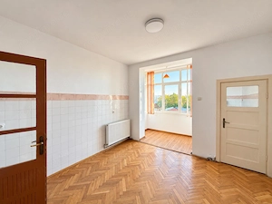 Bloc tip asociatie - zona Kiriac. 4 camere, 3 balcoane. Garaj si boxa. - imagine 3