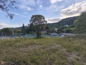 Oportunitate de afacere in zona de munte   Pozitie cu potential turistic si comercial - imagine 2