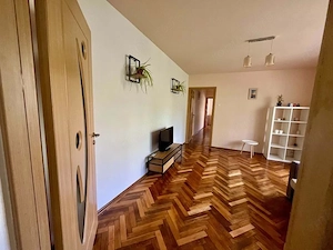 3 camere luminoase la et 2 cu parchet masiv, aproape de centru, complet renovat - imagine 14