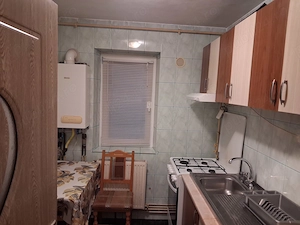Apartament de vânzare cu 2 camere situat central la etaj 1 - imagine 2