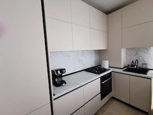 Apartament 2 camere Mamaia Nord- Balcon 13 mp- Parcare inclusă - imagine 3