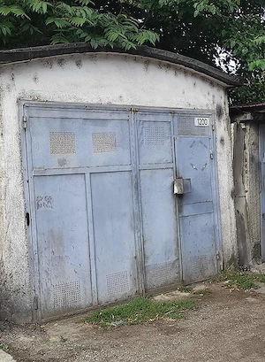ofer spre INCHIRIERE sau VANZARE garaj situat in Bacau,str marasesti langa pasarela.
