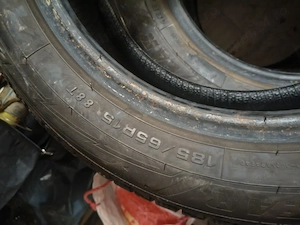 Vand 4 anvelope de iarna Goodyear 185/65/R15, foarte puțin rulate, 