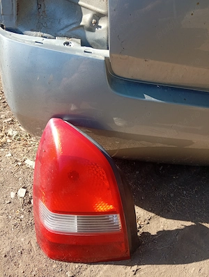 Stopuri Nissan Primera P12+ lampă lunetă  - imagine 2