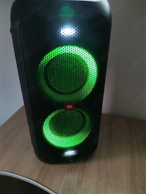 Boxa JBL parybox 100
