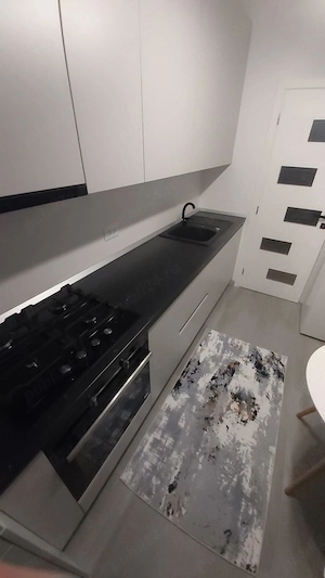 Vanzare Garsoniera  38 mp si  balcon 2 mp, boxa subsol 4,3 mp 2022 Exigent Plaza direct proprietar - imagine 2