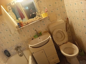 Apartament 3 camere, închiriez 2 camere, 900 lei camera
