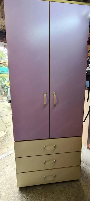 Set mobilier: dulap cu 2 module + comodă, stare excelentă