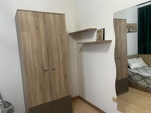 Se închiriază apartament în zona Comunei din Paris. - imagine 3
