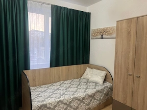 Se închiriază apartament în zona Comunei din Paris.