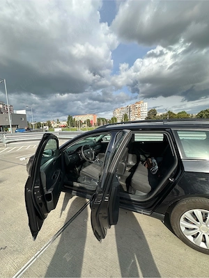 Volkswagen Passat Varianta 1.4 Benzina - 2010 - 2.500   negociabil - imagine 4