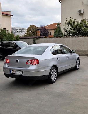 VW Passat B6, 2.0 Tdi An 2010 Blummotion, îngrijit - imagine 2