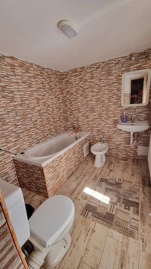 ÎNCHIRIEZ Spatiu Generos doua corpuri de casa (apartament corpul A si camera cu baie propie corpul B - imagine 10