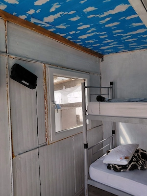 vând container de locuit cu paturi și aer condiționat - imagine 4