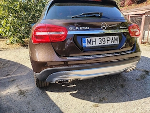 Mercedes GLA 2.0 benzina, 4x4, 211cp - imagine 9