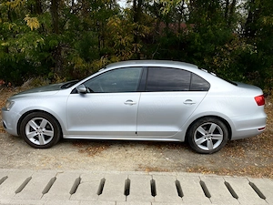 Volkswagen Jetta 2011 | 1.6 TDI DSG | 204.400 km Reali | Cutie automată  - imagine 3