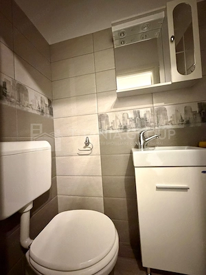 Apartament cu 3 camere, 2 bai  - zona Tractorul - imagine 9