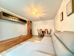Apartament cu 3 camere, 2 bai  - zona Tractorul - imagine 2