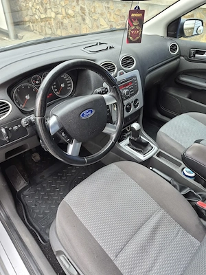 Ford Focus 2 2007  - imagine 8