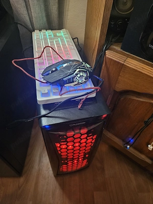 Unitate PC Gaming   Desktop performant - i5 8400, GTX 1050 Ti 4GB Windows 11 acticvat