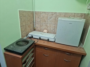 Vând cameră mobilată situată în căminul nr. 5 din Plopeni, Prahova - imagine 6