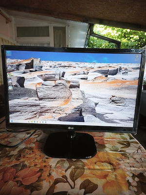 Monitor 23" LG