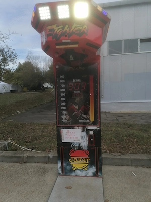 Vând box jaker impecabil 